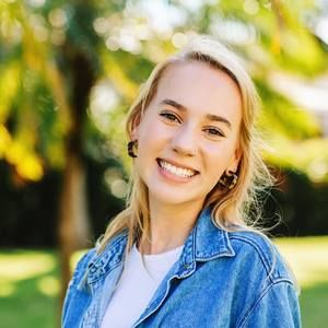 Meet your Posher, Chloe